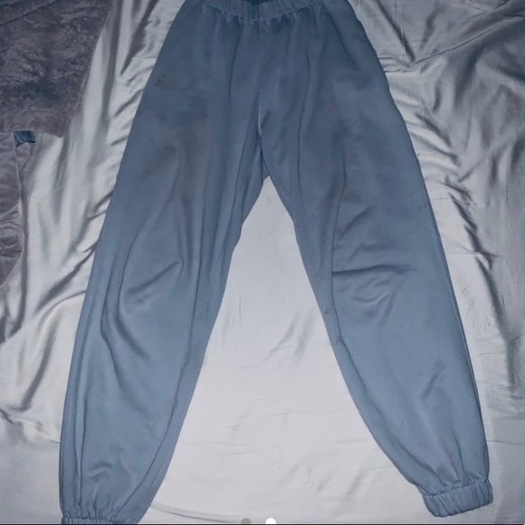 Brandy Melville Rose Sweatpants - Picture 2 of 3